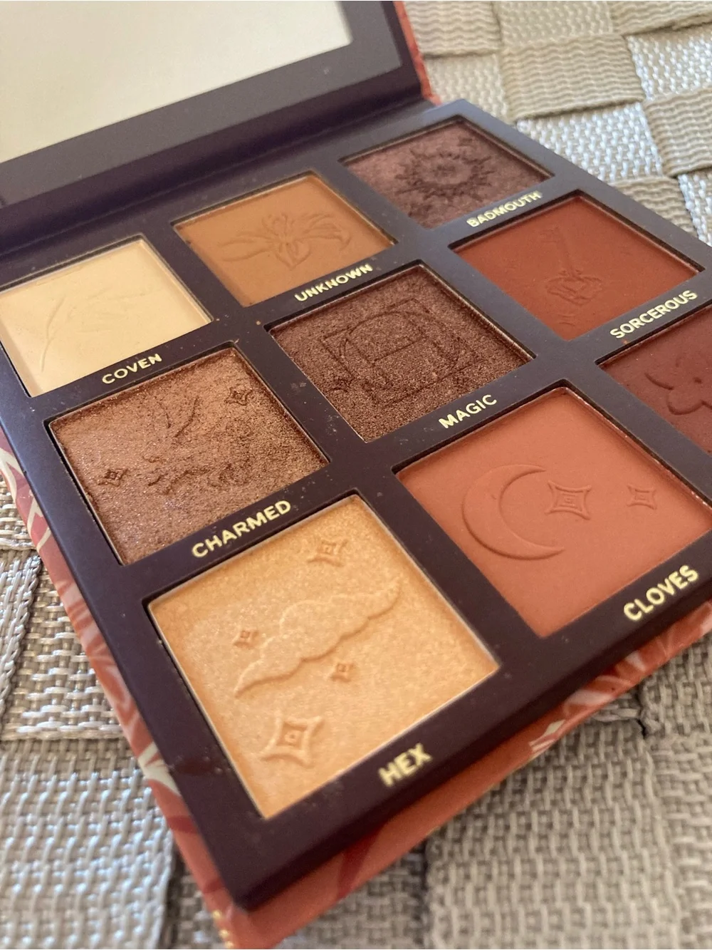 HIPDOT ‘Witchy Warms’ Eyeshadow Palette - 9 shades - NEVER USED/SWATCHED